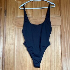 SKIMS ONE PIECE SWIM NWT